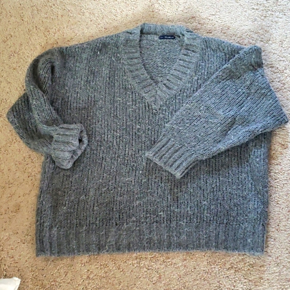 Chunky rib knit v-neck sweater